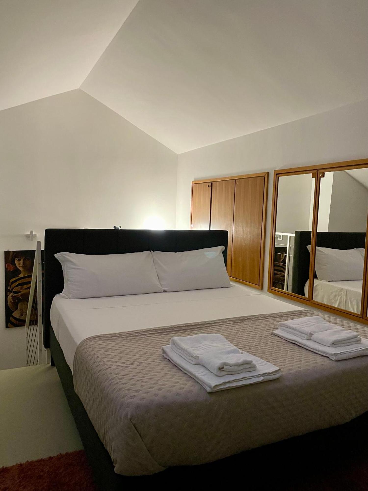 149 Borgo Ticino Suite Attico Di Lusso Con Terrazzo E Parking Privato Павия Экстерьер фото